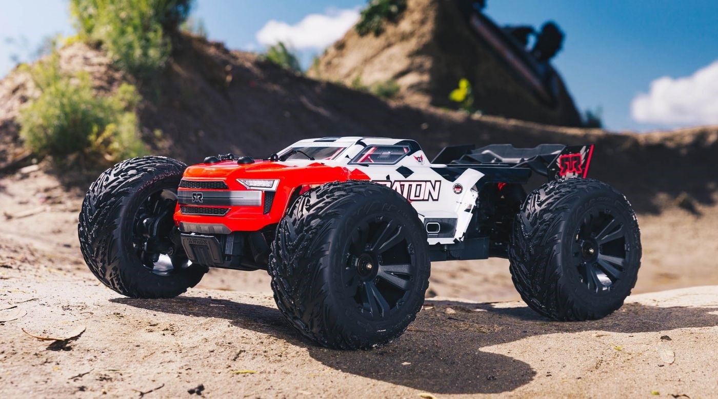 ARRMA Kraton 1/10 4x4 4S BLX B�rstel�s MT