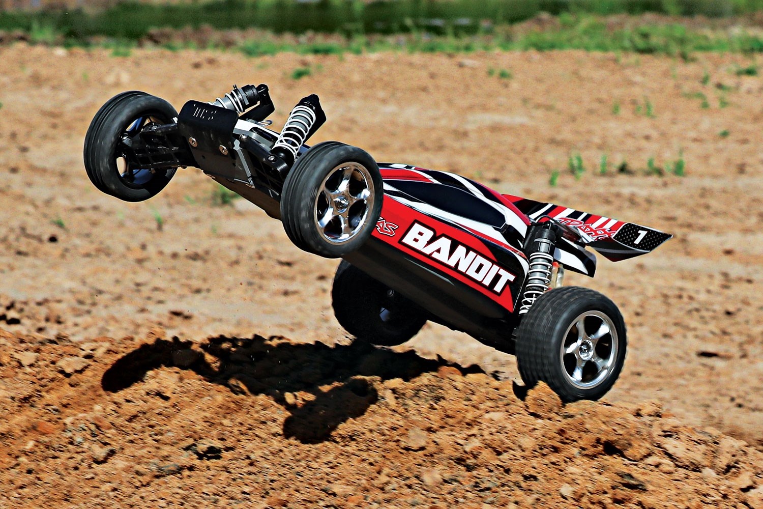 Traxxas Bandit 1/10 2WD TQ RTR R�d :: Komplet
