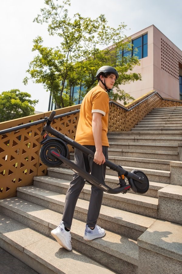 Ninebot KickScooter E25D - Elektrisk scooter