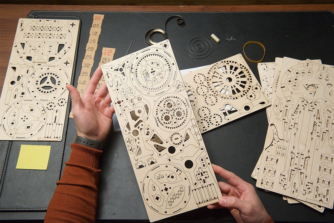 Ugears Sky Watcher Tourbillon bordur