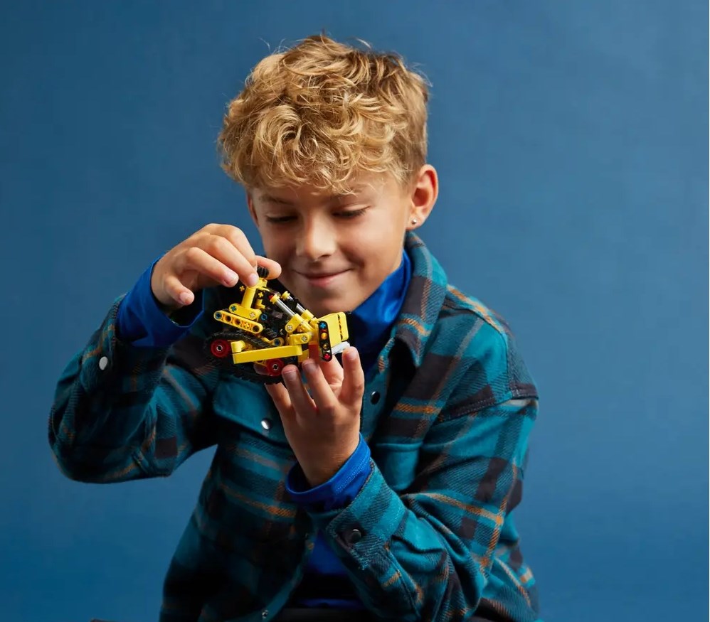 LEGO Mgtig bulldozer