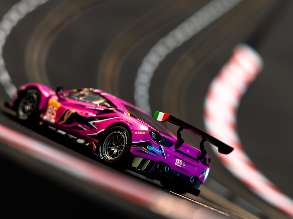 Carrera 1:32 Ferrari 488 GT3 - Iron Ladies