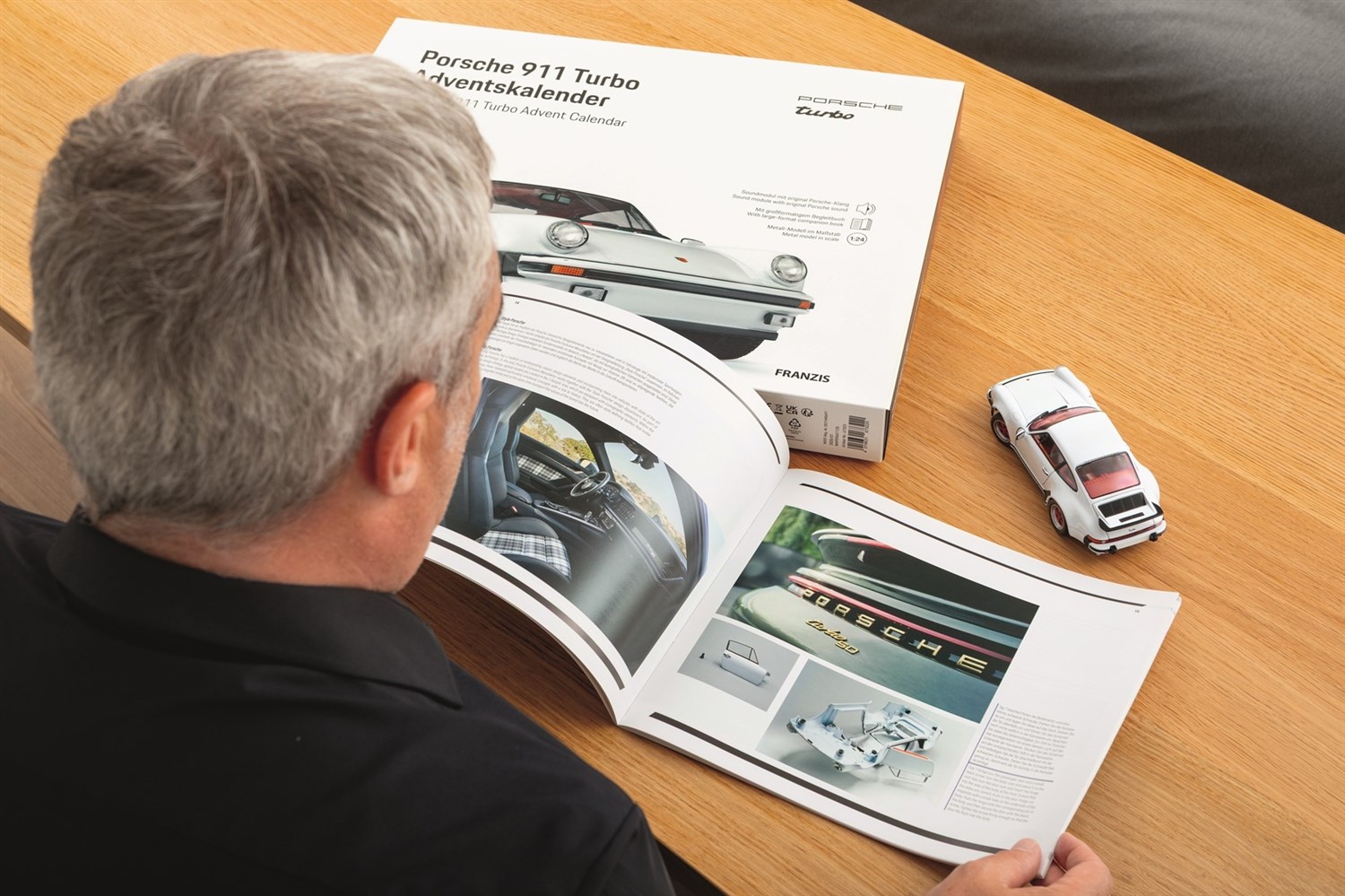 Porsche 911 Turbo Adventskalender 1:24