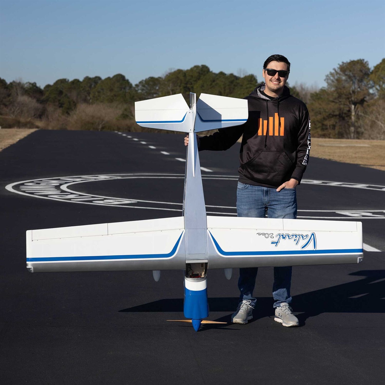 Hangar 9 Valiant 2.2m 20cc ARF