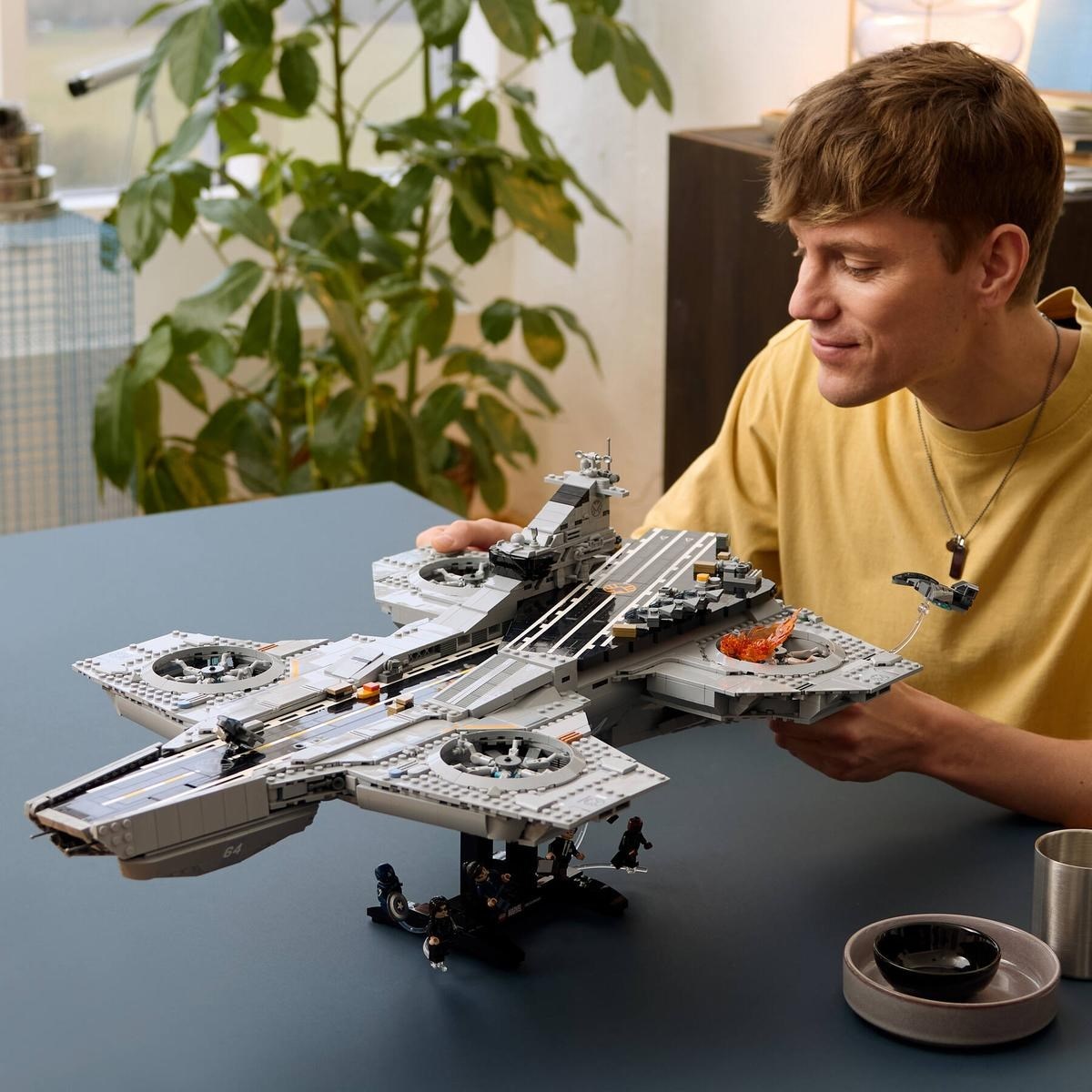 LEGO Marvel S.H.I.E.L.D. Helicarrier